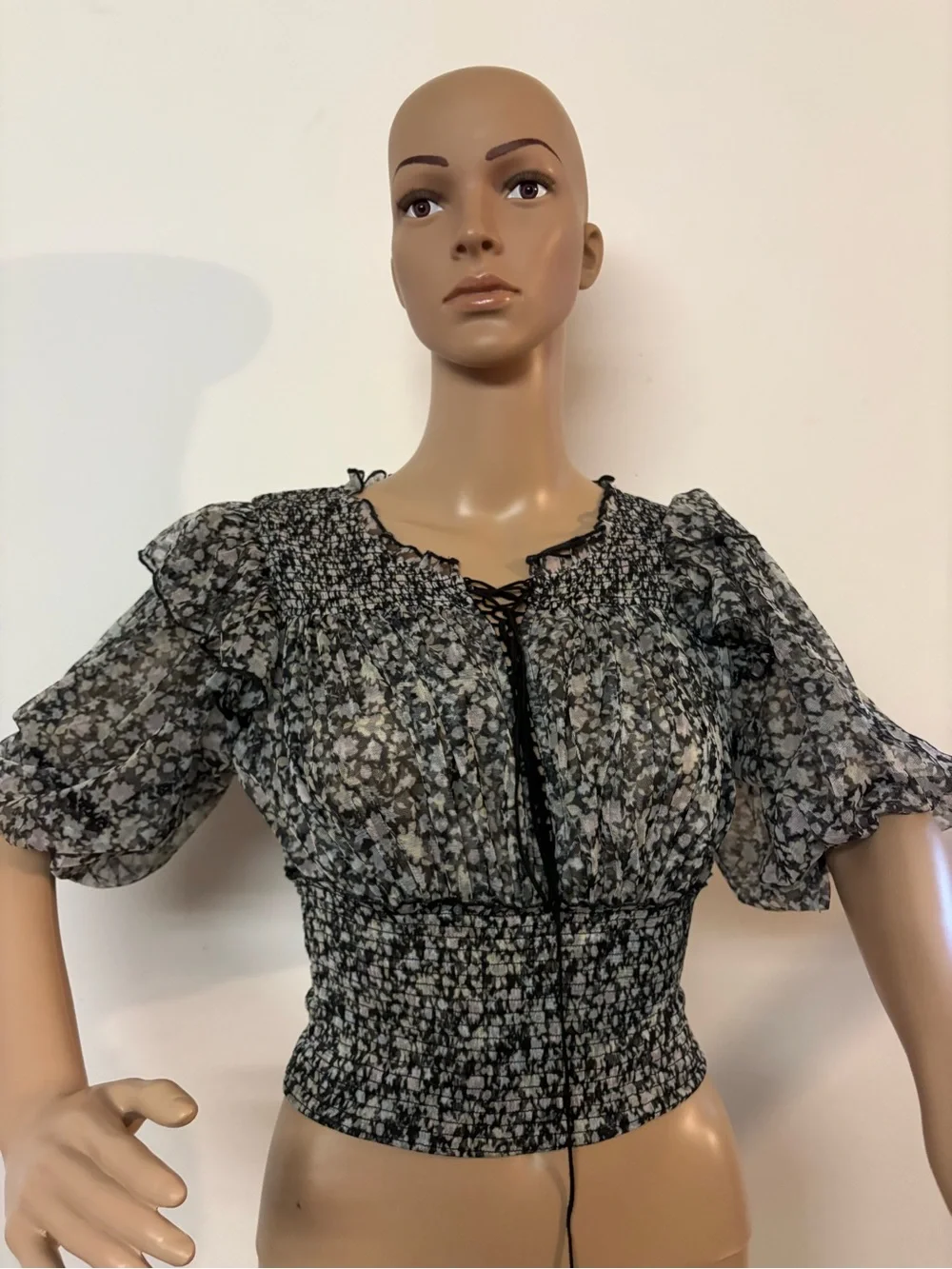 Floral Smocked Puff-Sleeve Top - Black/Gray